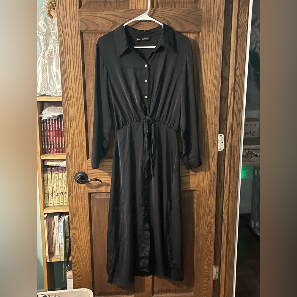 Zara Black Buttoned Midi Dress with Bishop Sleeves